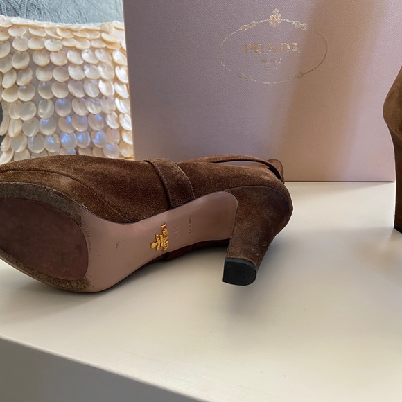 Prada peep toe buckle bootie color: Sigaro brown suede size 39 1/2 - Picture 3 of 5